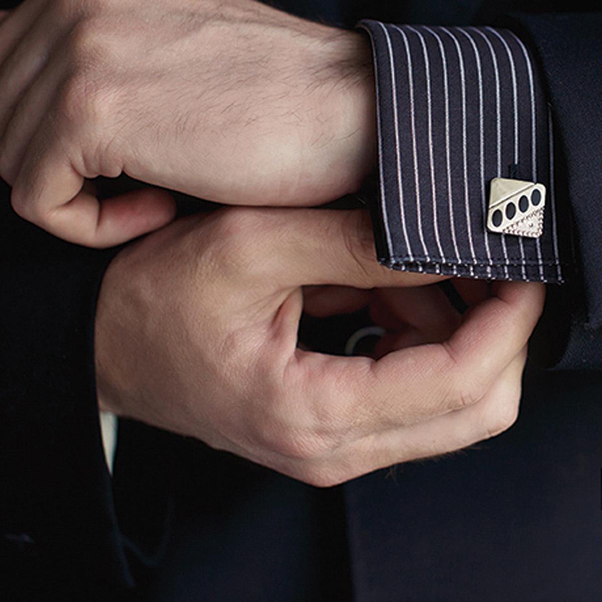 A Simple Guide To The World of CUFFLINKS - Ferrecci USA 